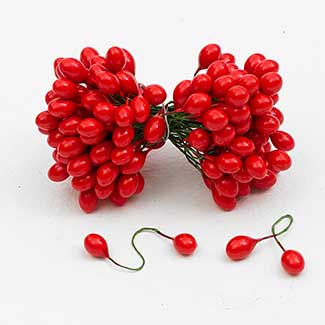 RED HOLLYBERRIES